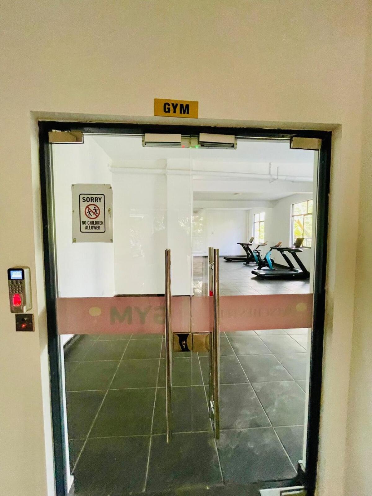 Urban Tranquil Haven Riverside Drive Apartment *