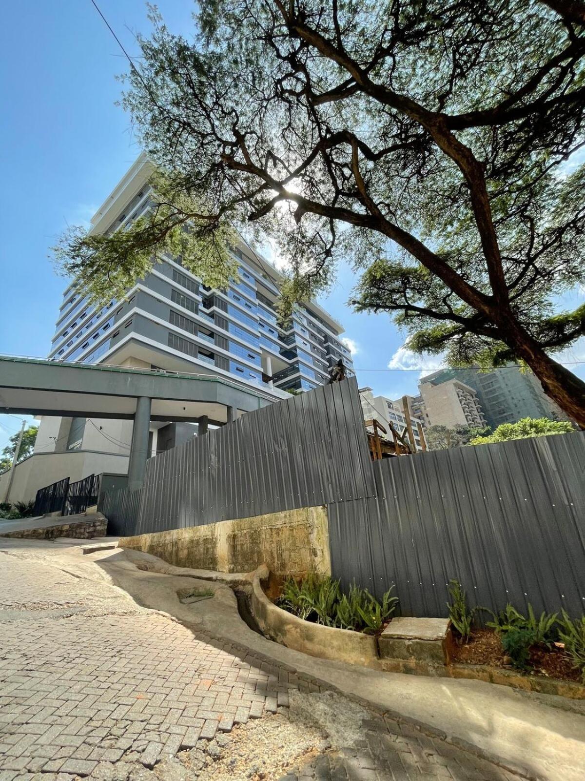 Urban Tranquil Haven Riverside Drive Apartment