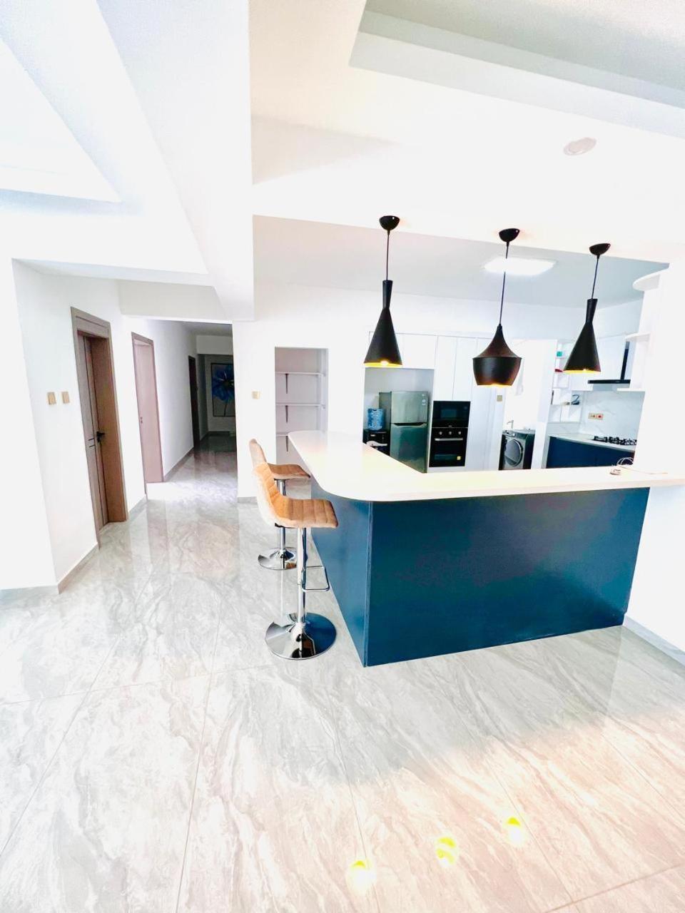 Apartment Elegant Urban Escape Fully Equipped Gym, Ample Parking Space,swimming Pool,children Playing Ground And Amazing Views *