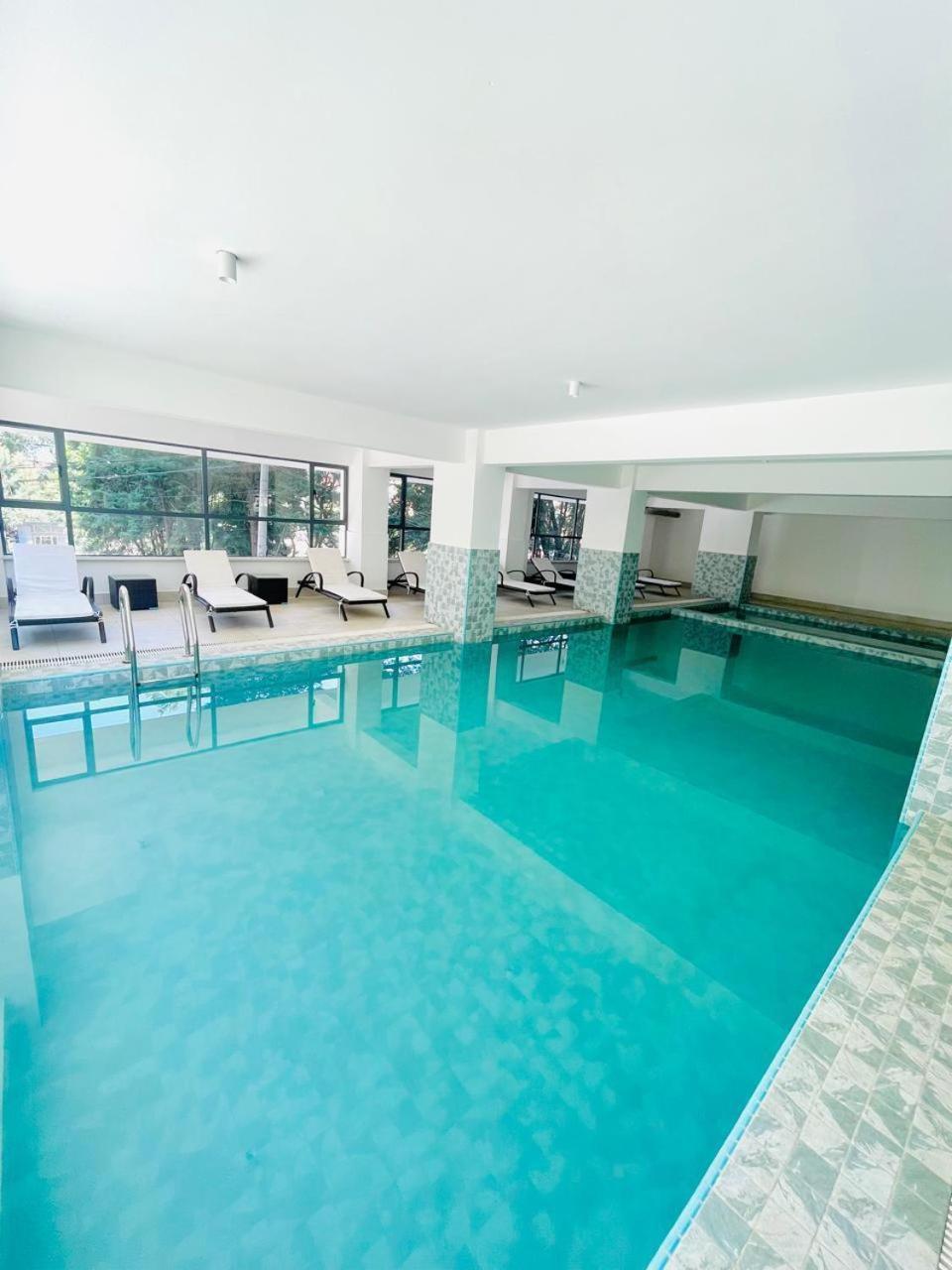 Elegant Urban Escape Fully Equipped Gym, Ample Parking Space,swimming Pool,children Playing Ground And Amazing Views Apartment