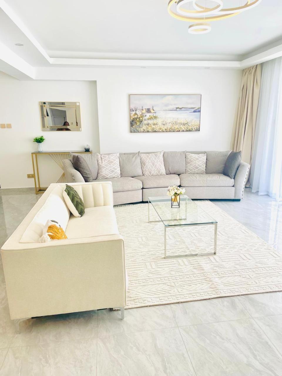 Elegant Urban Escape Fully Equipped Gym, Ample Parking Space,swimming Pool,children Playing Ground And Amazing Views Apartment *