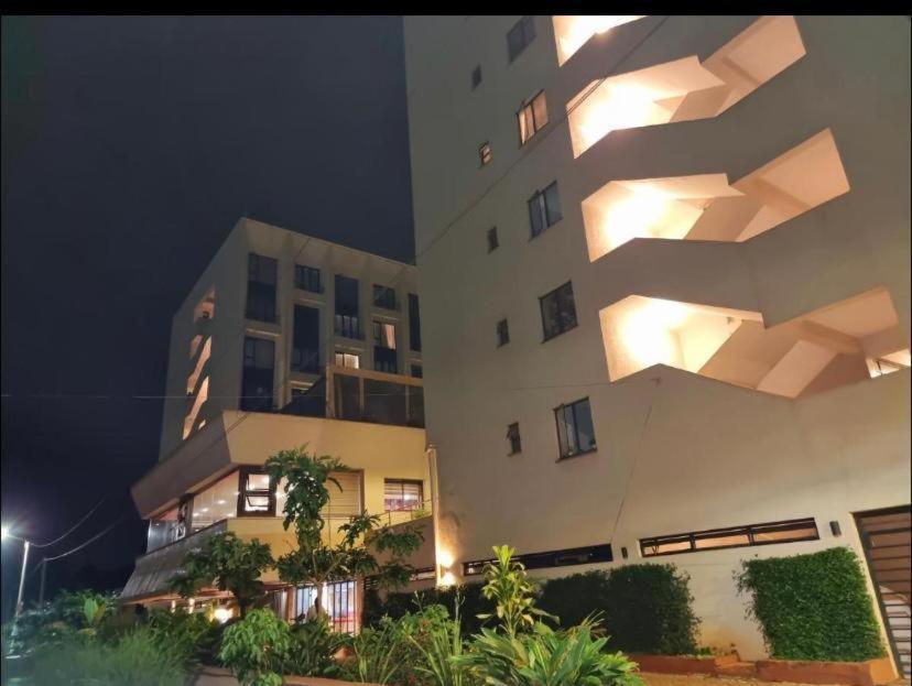 Entire Serviced Coral With Pool Apartment *