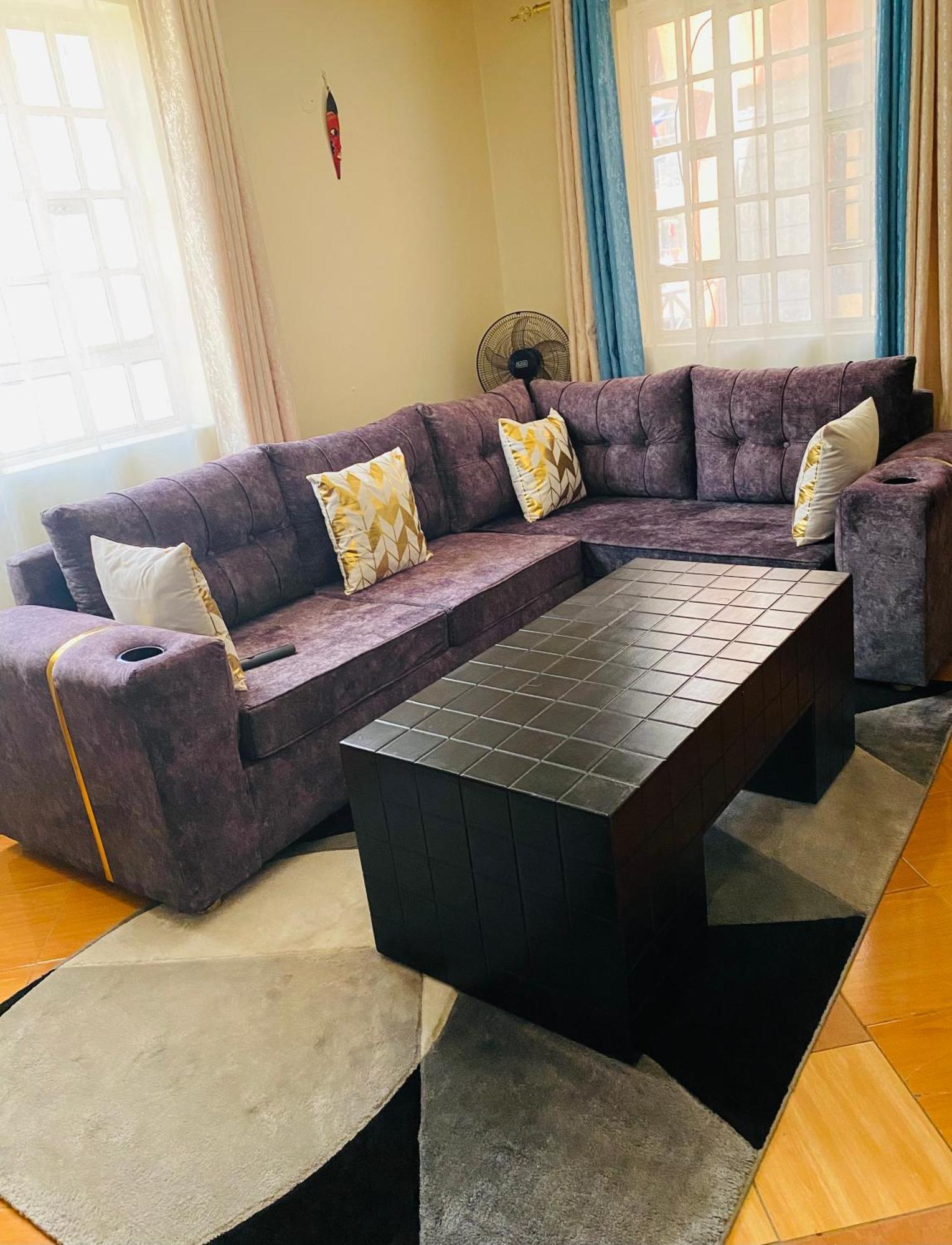 Bnbs In Imara Daima, 5minutes From Jkia Airport Aparthotel