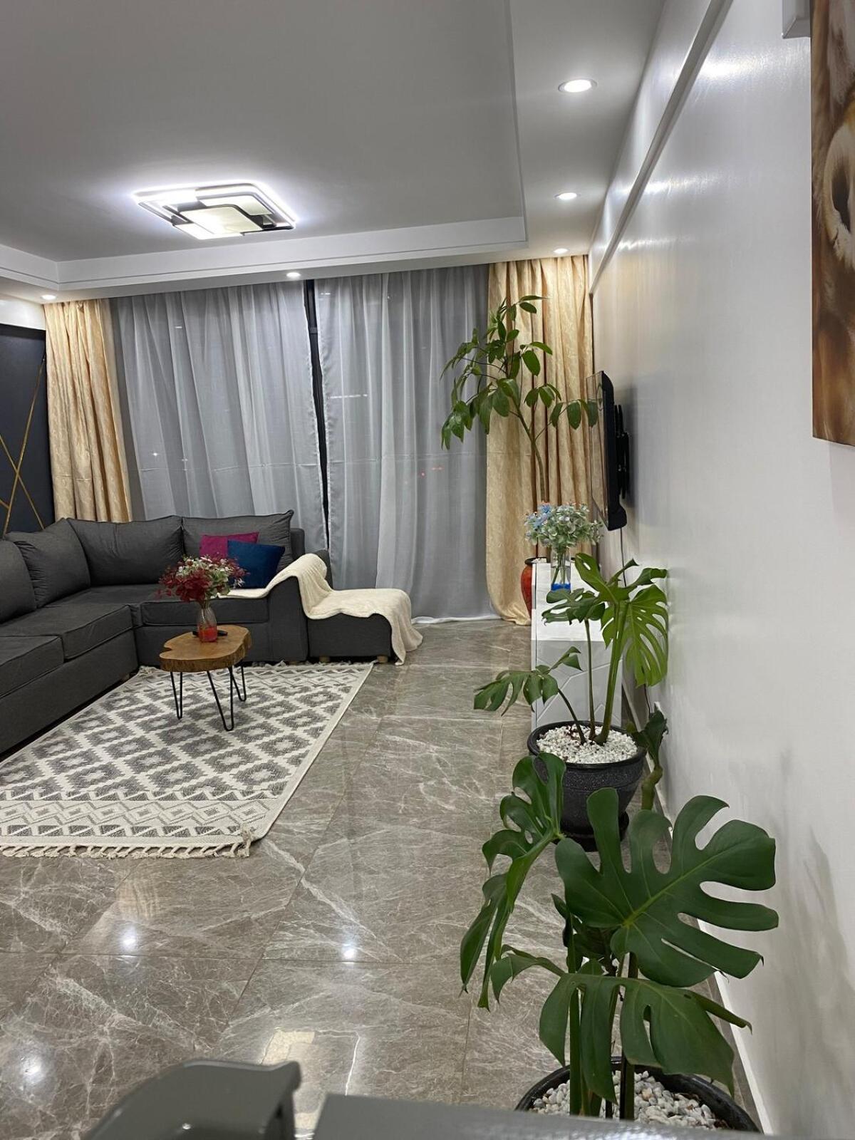 Modern 2br Ensuite With King Bed In Kilimani Apartment *