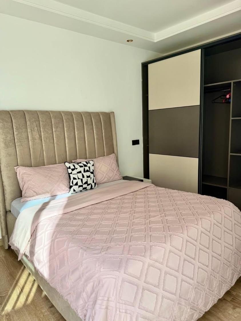 Apartment Spec Homes *