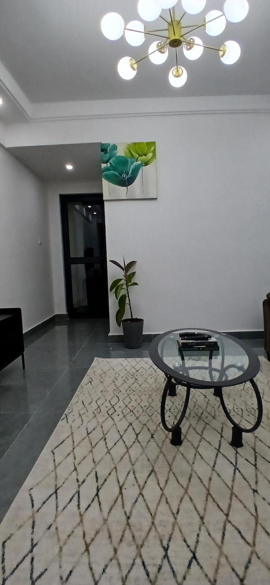 Flowing Path & Verdant Embrace Apartment *