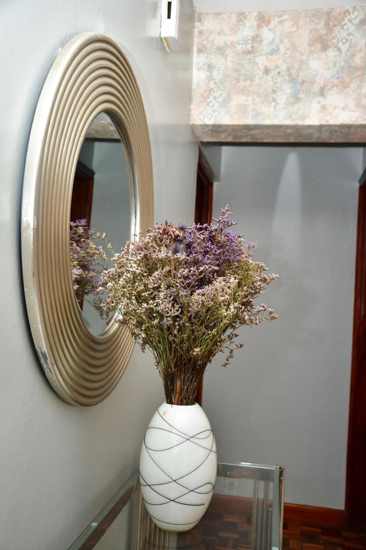 Stylish Around Yaya Apartment