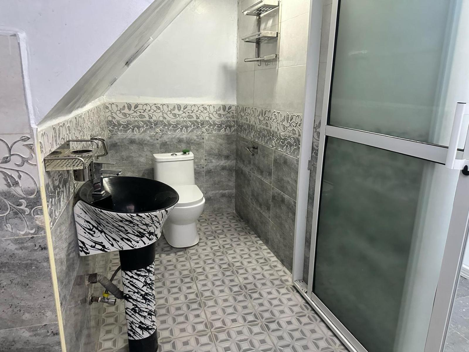 Casa de férias Comfy And Family Friendly Near Jkia 15mins