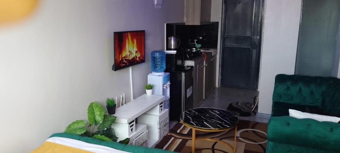 Moureen Staycation Bed & Breakfast *
