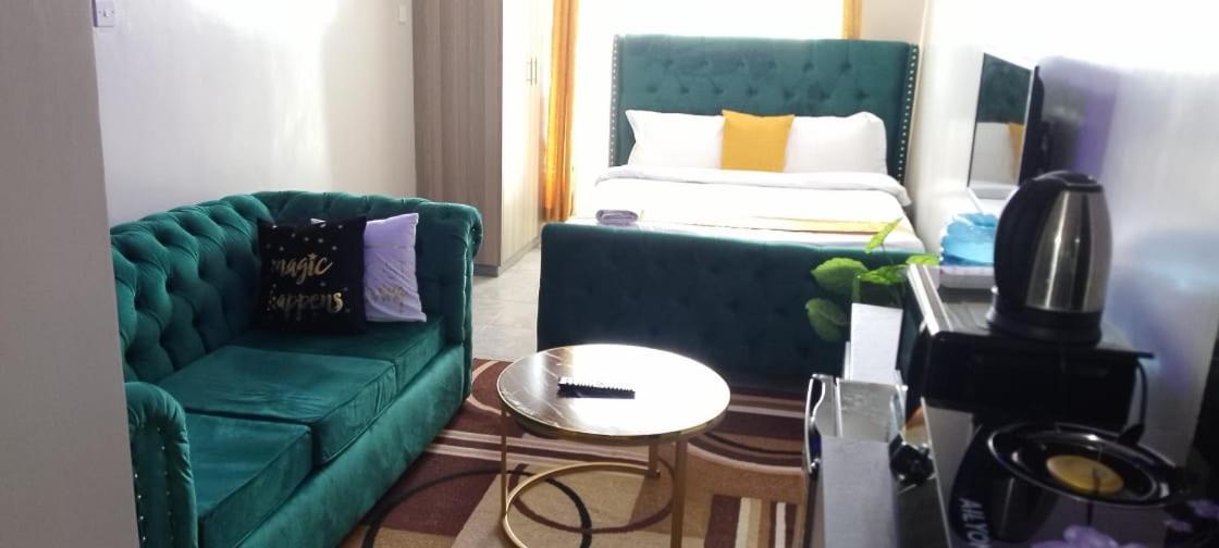 Moureen Staycation