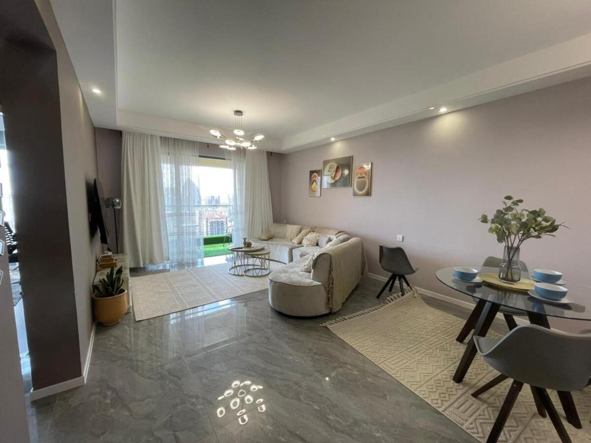 Apartment High Rise With Balcony & Pool 24 7 Security