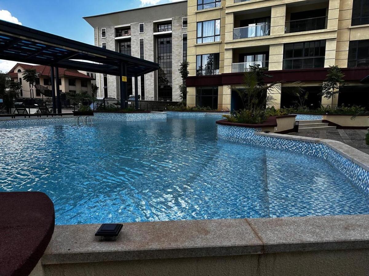 High Rise With Balcony & Pool 24 7 Security * Nairobi