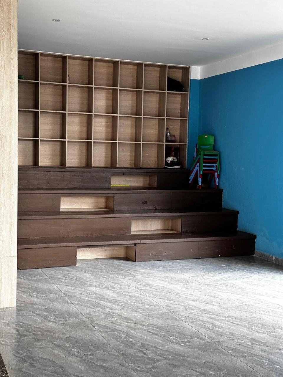 High Rise With Balcony & Pool 24 7 Security *