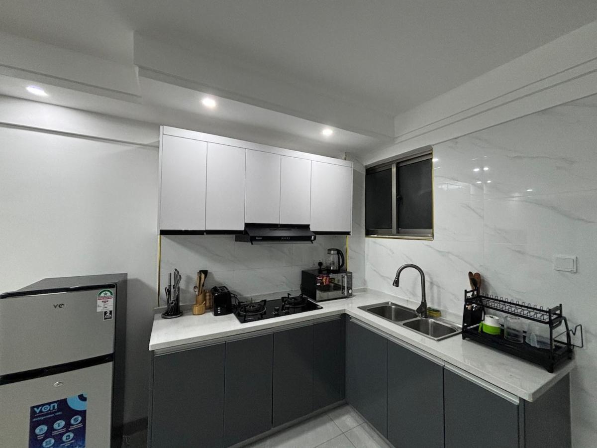 10th Floor Cozy & Quiet With Gym & Indoor Golf *