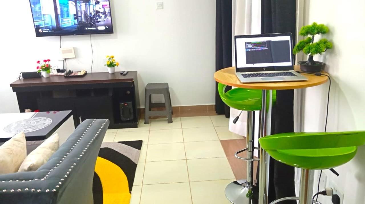 Serene Escape, Chic & Cozy Chess Nairobi