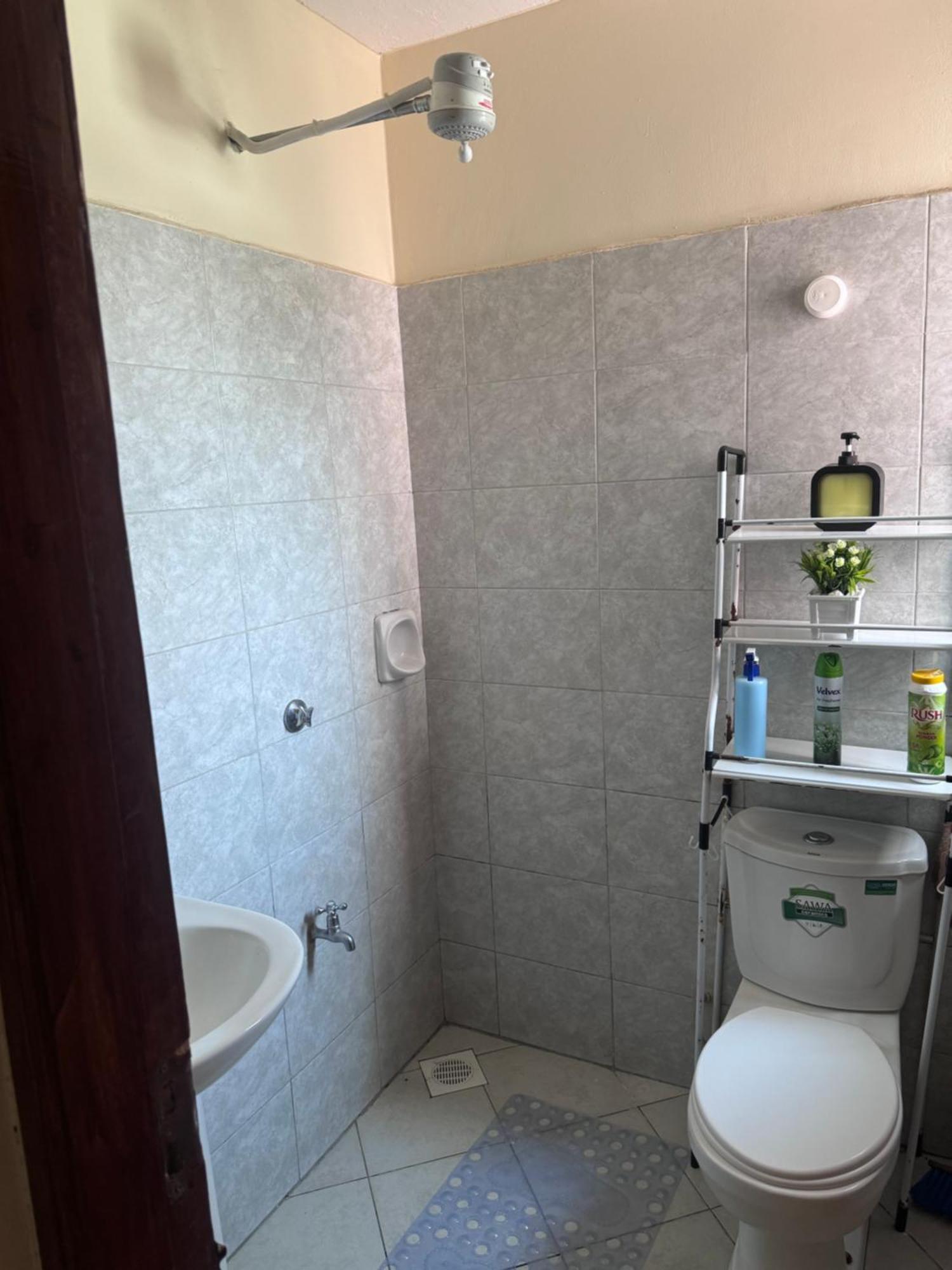 Bed & Breakfast Caven Homes, Serene Retreat Near Jkia & Sgr *