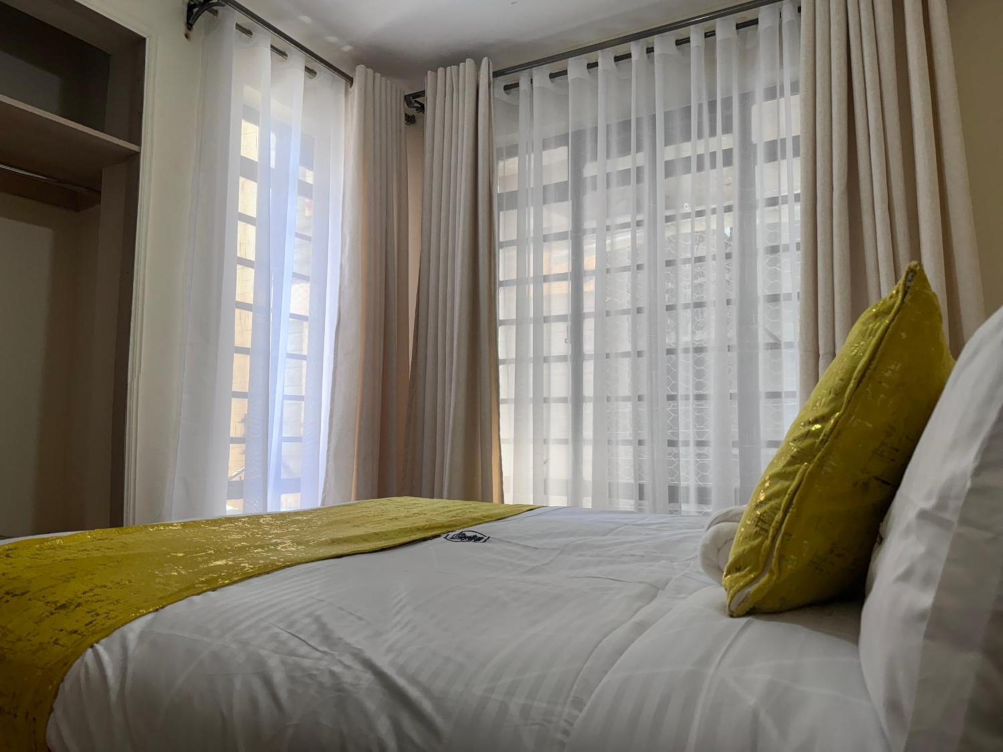 Caven Homes, Serene Retreat Near Jkia & Sgr *