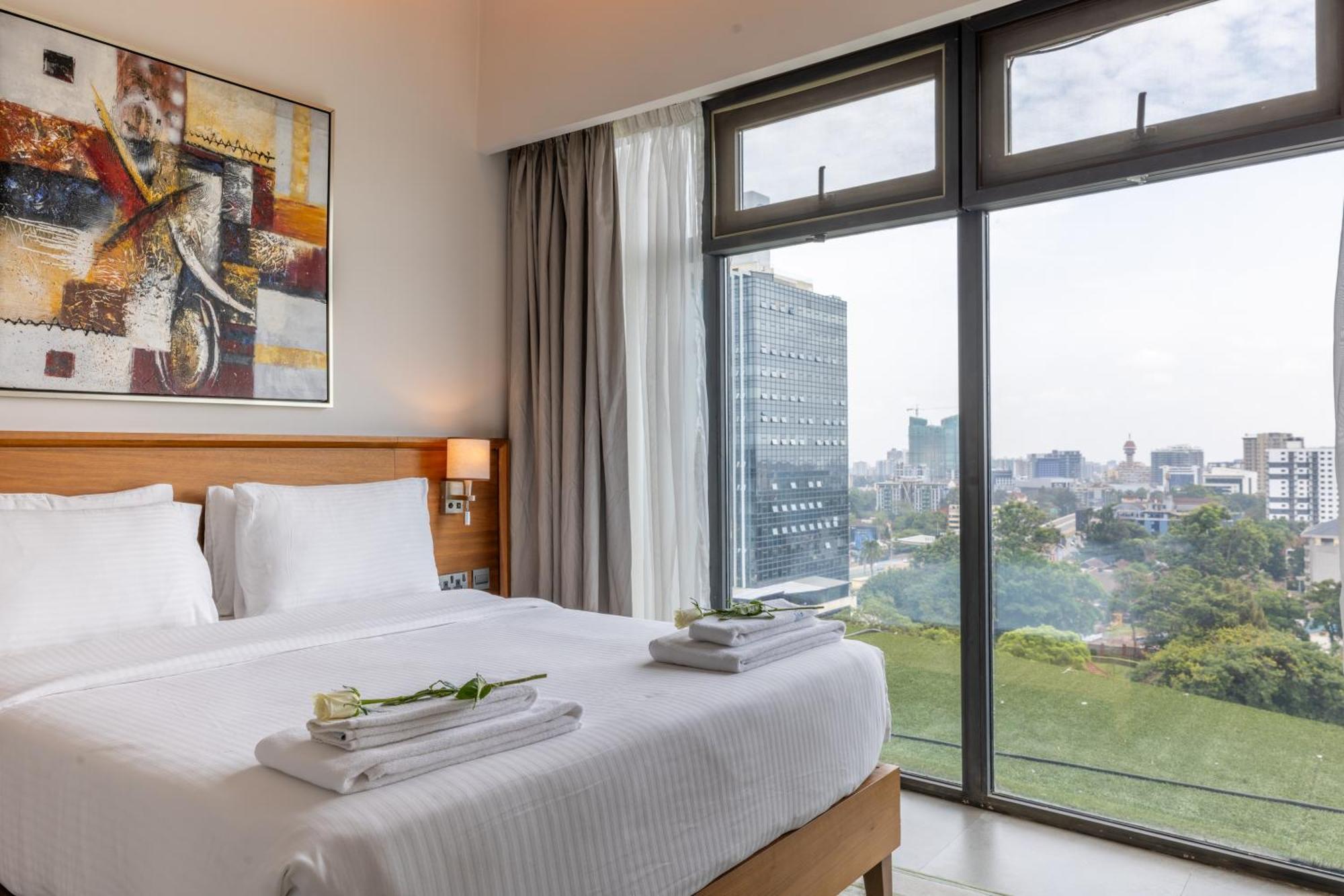 Colourful Modernity By Yourhost, Westlands Apartment *