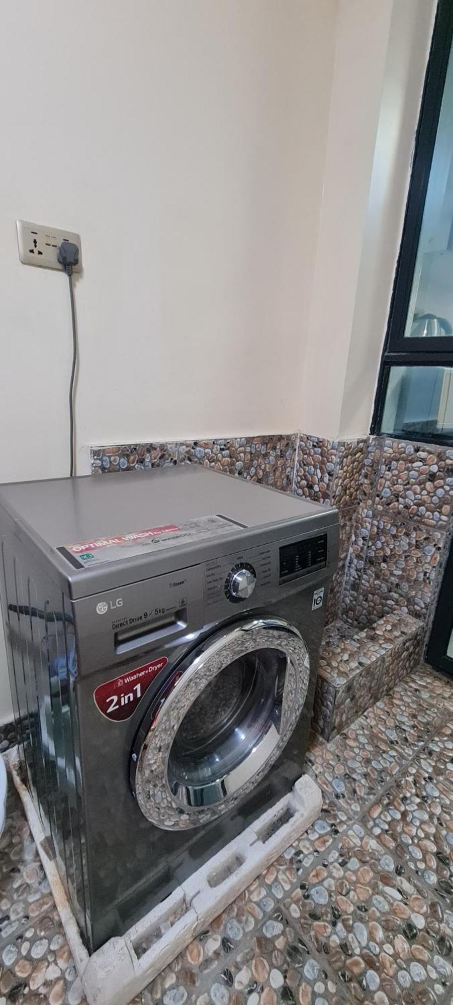 One Bedroom Near Adam's Arcade Apartment