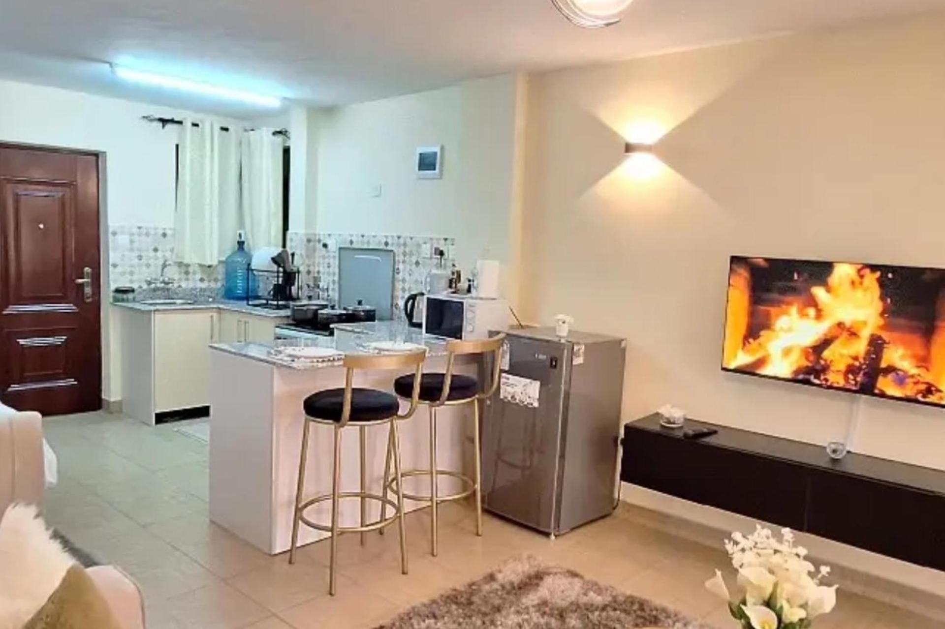 Immaculate 1-bed In Apartment