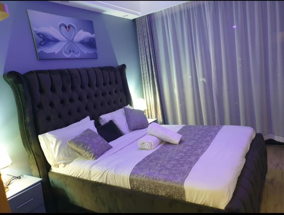 Newly Furnished With Heated Swimming Pool, Private Parking Space, Fully Equipped Gym And Unbeatable Views