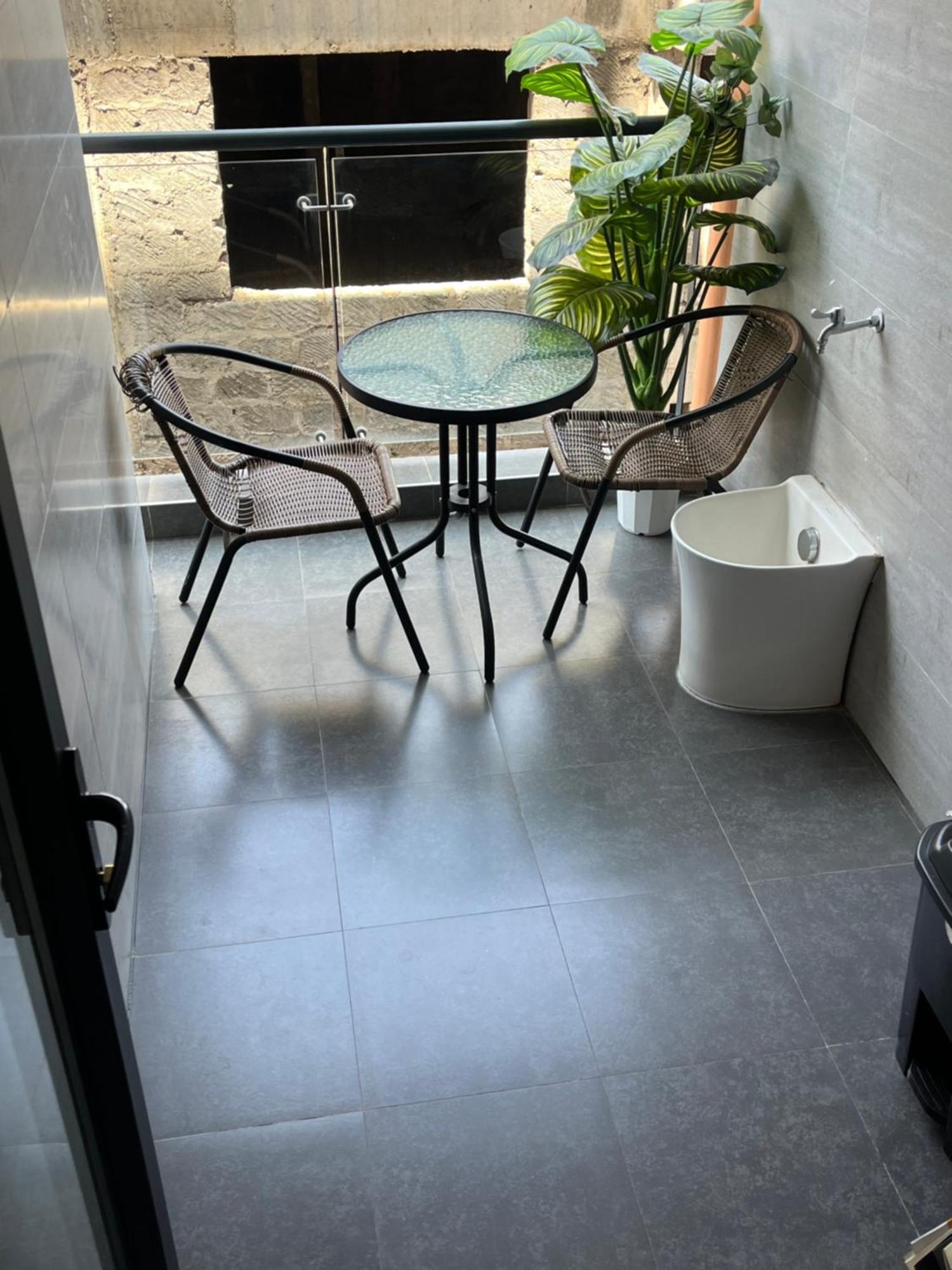 Urban Apartment *
