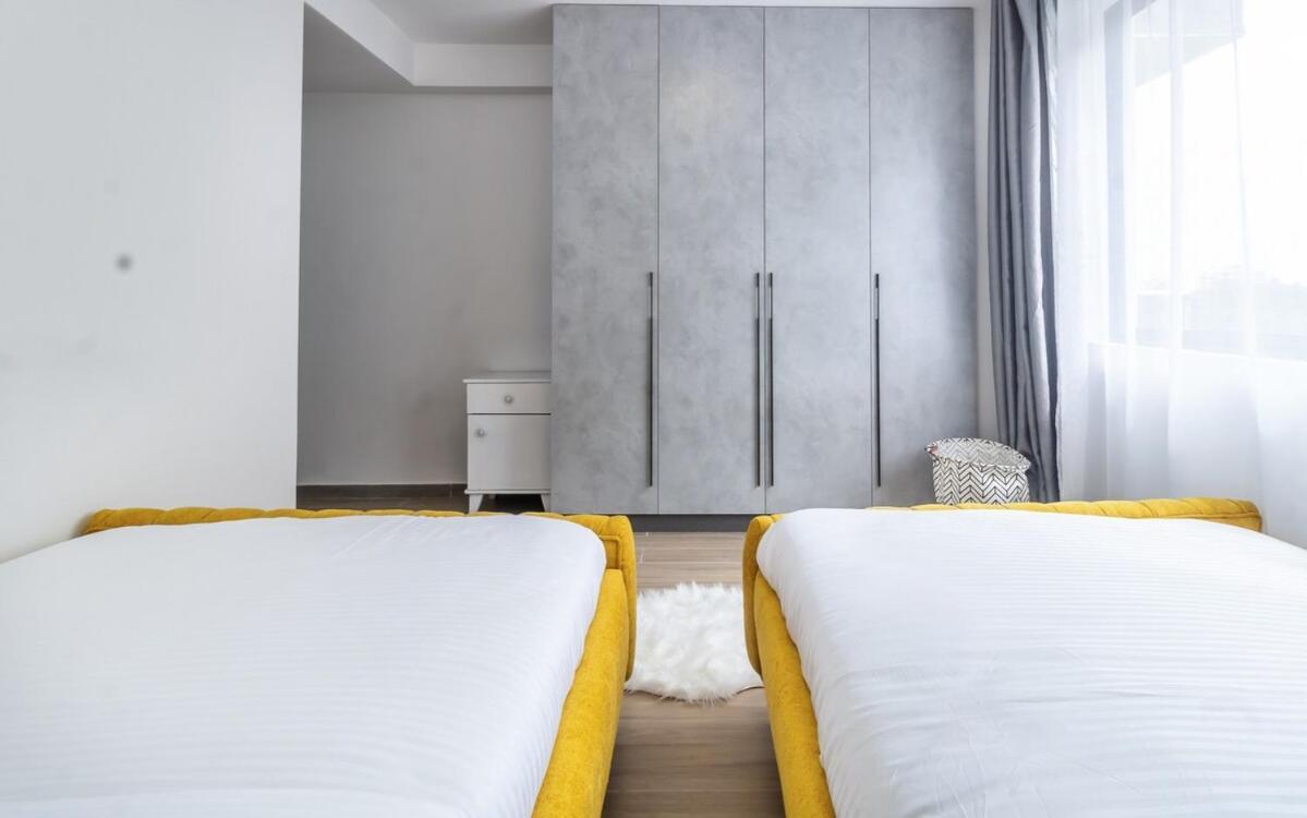 Modern 2 Bed In Riverside Westlands Behind Riverside Square Mall With Gym 5 Minutes To Cbd With Scenic Nature And River Views Situated On The 8th Floor * Nairobi