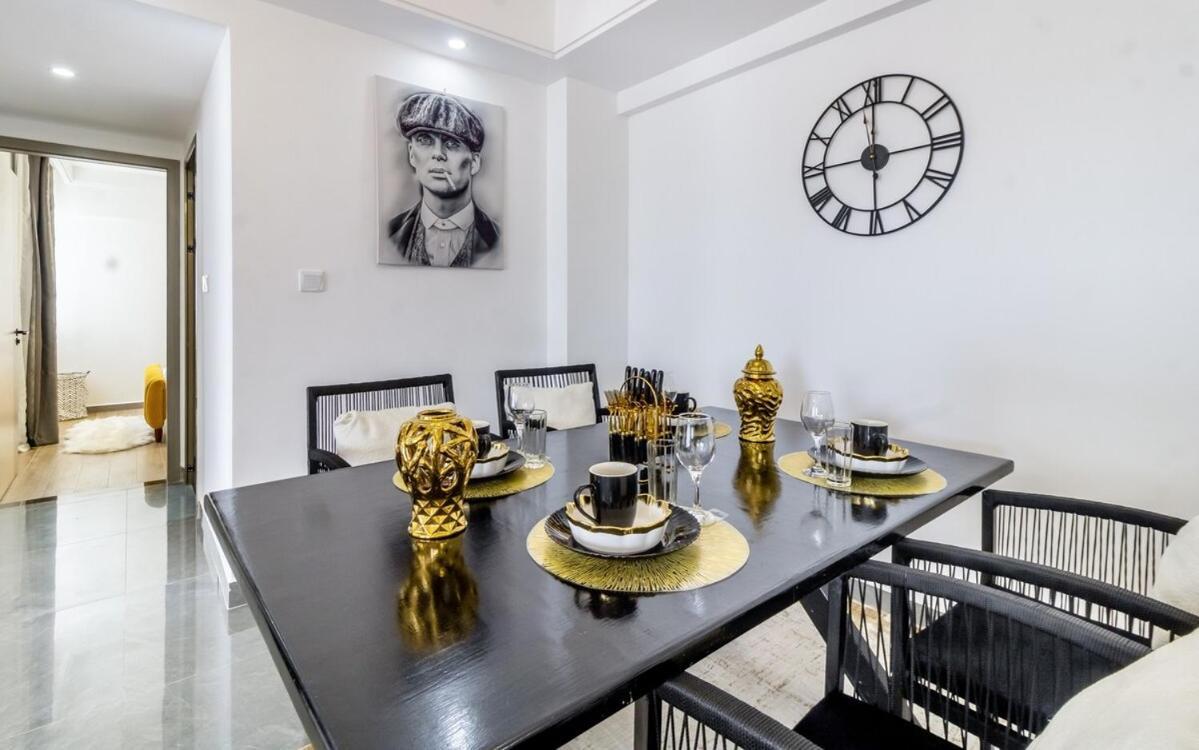 Modern 2 Bed In Riverside Westlands Behind Riverside Square Mall With Gym 5 Minutes To Cbd With Scenic Nature And River Views Situated On The 8th Floor * Nairobi