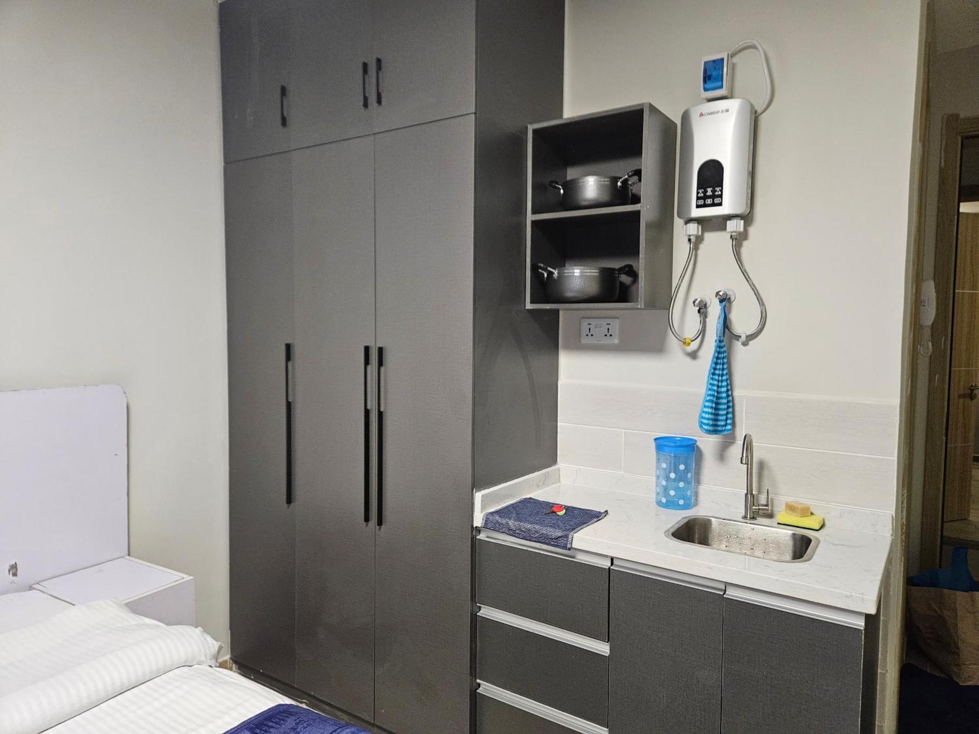 Aparthotel Crowne Airport Studios-jkia