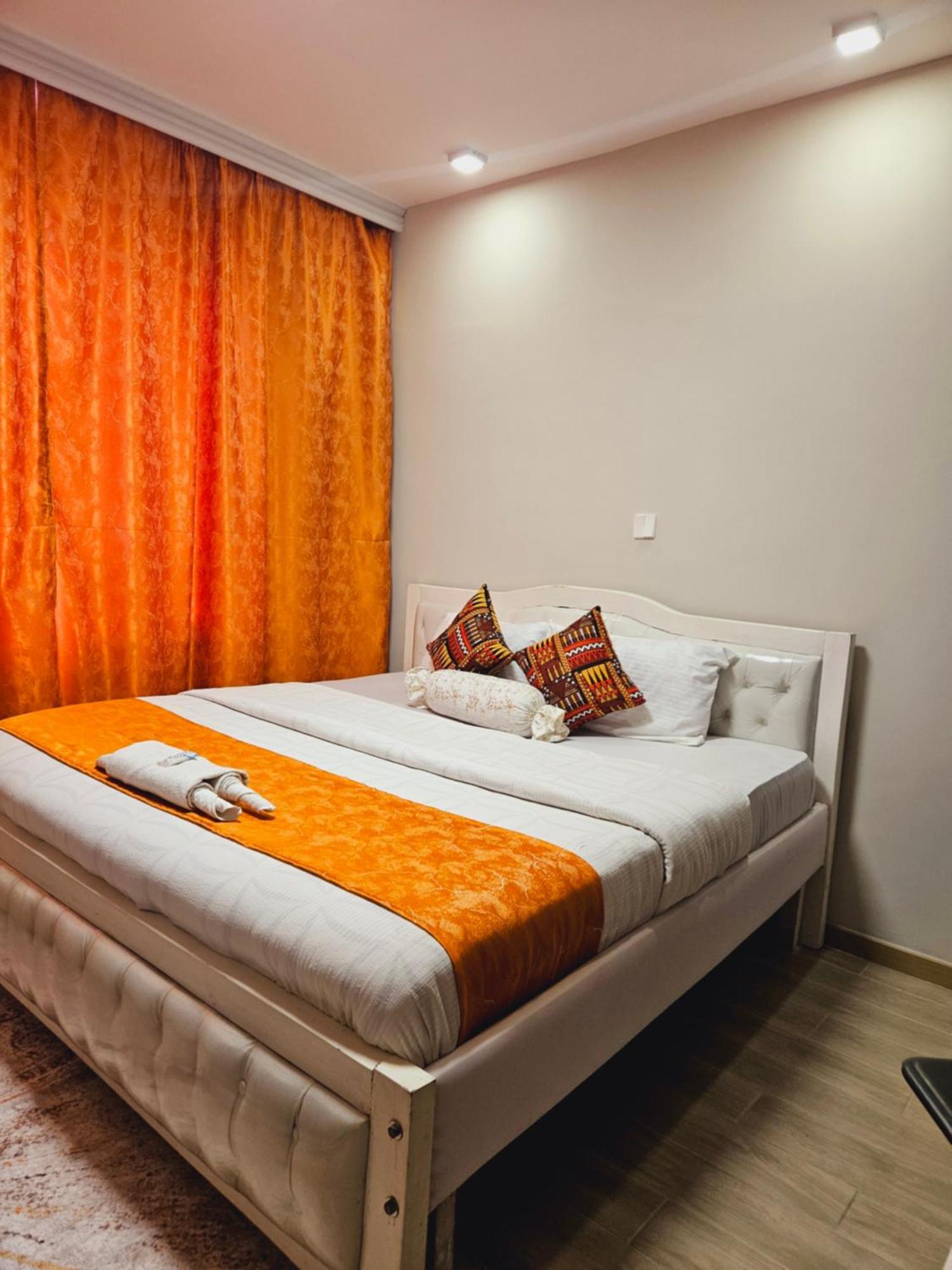 Aparthotel Crowne Airport Studios-jkia