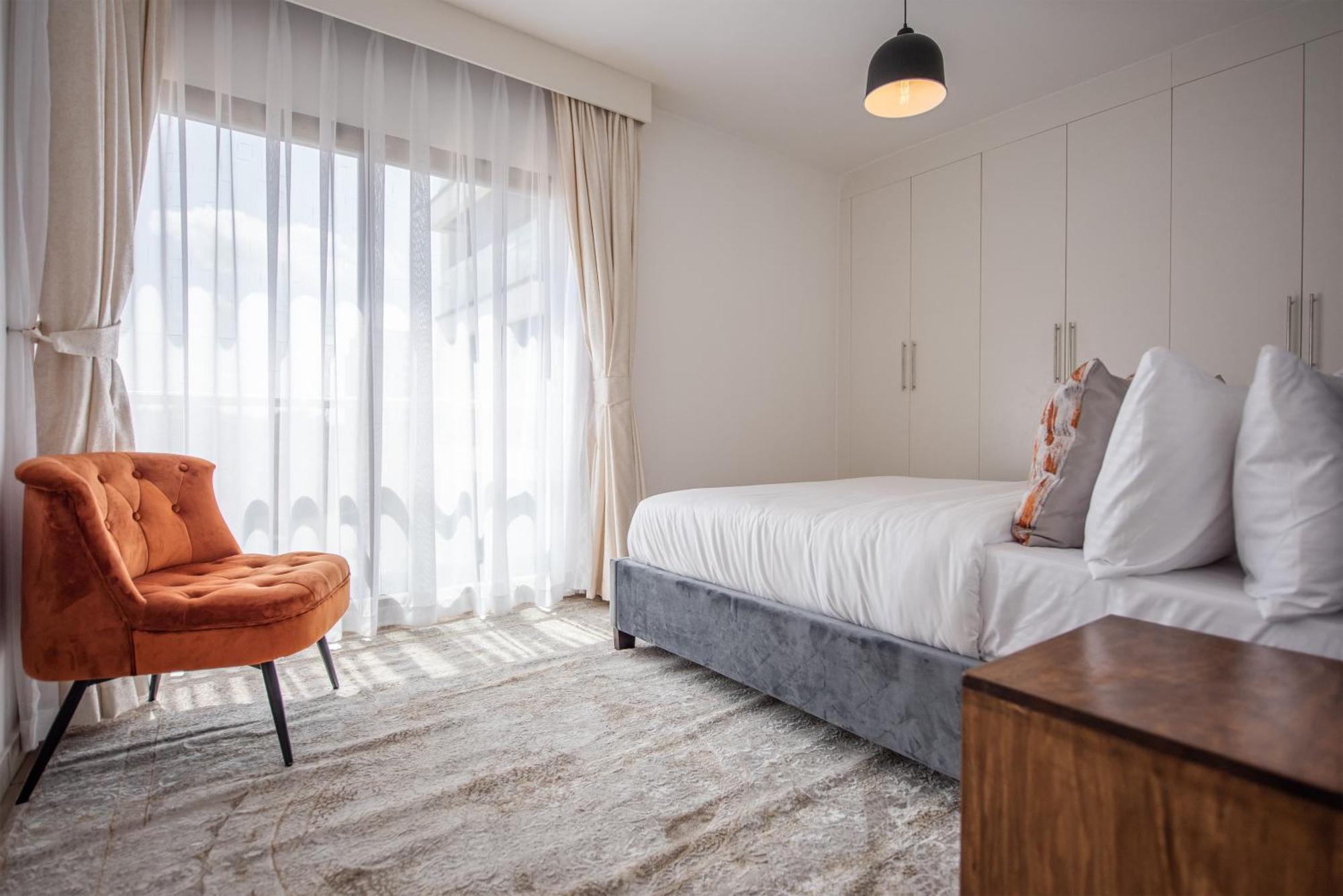 Apartment F&m's Stylish, Cozy & Neat 2br W Pool & Gym -lavington *