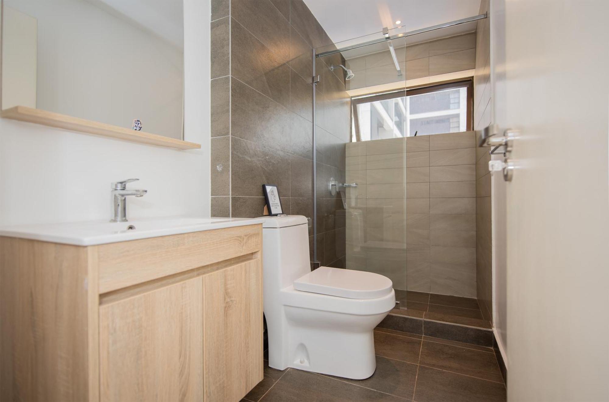 F&m's Stylish, Cozy & Neat 2br W Pool & Gym -lavington *