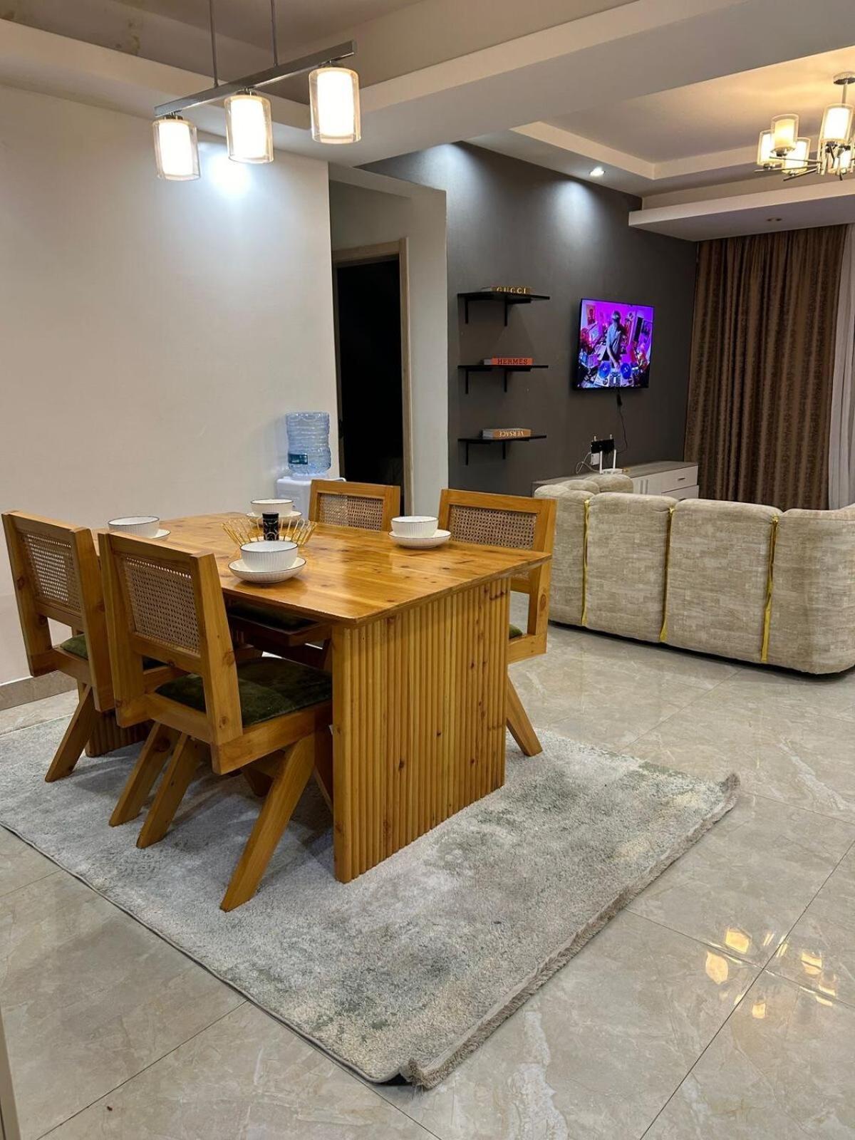 Zenith Apartment *