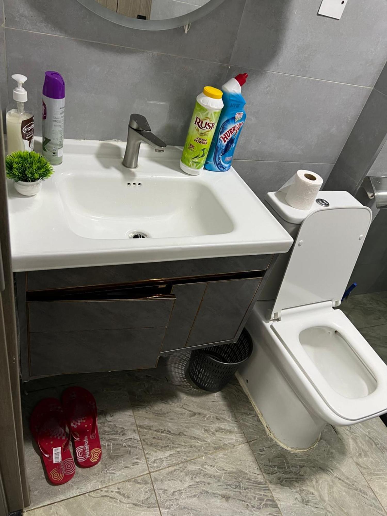 Modern 2br Ensuite With King Bed In Kilimani Nairobi