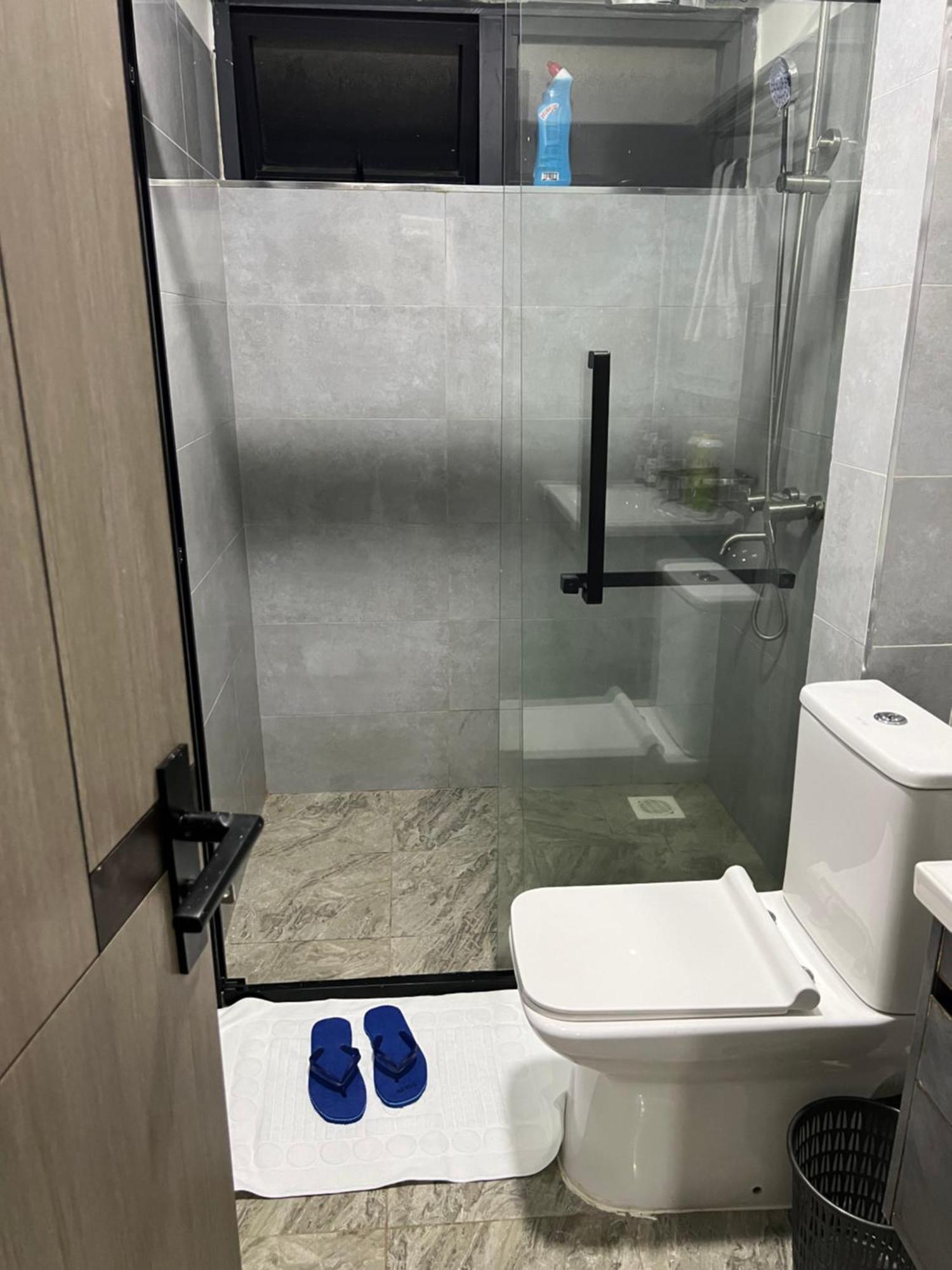 Modern 2br Ensuite With King Bed In Kilimani Apartment Nairobi