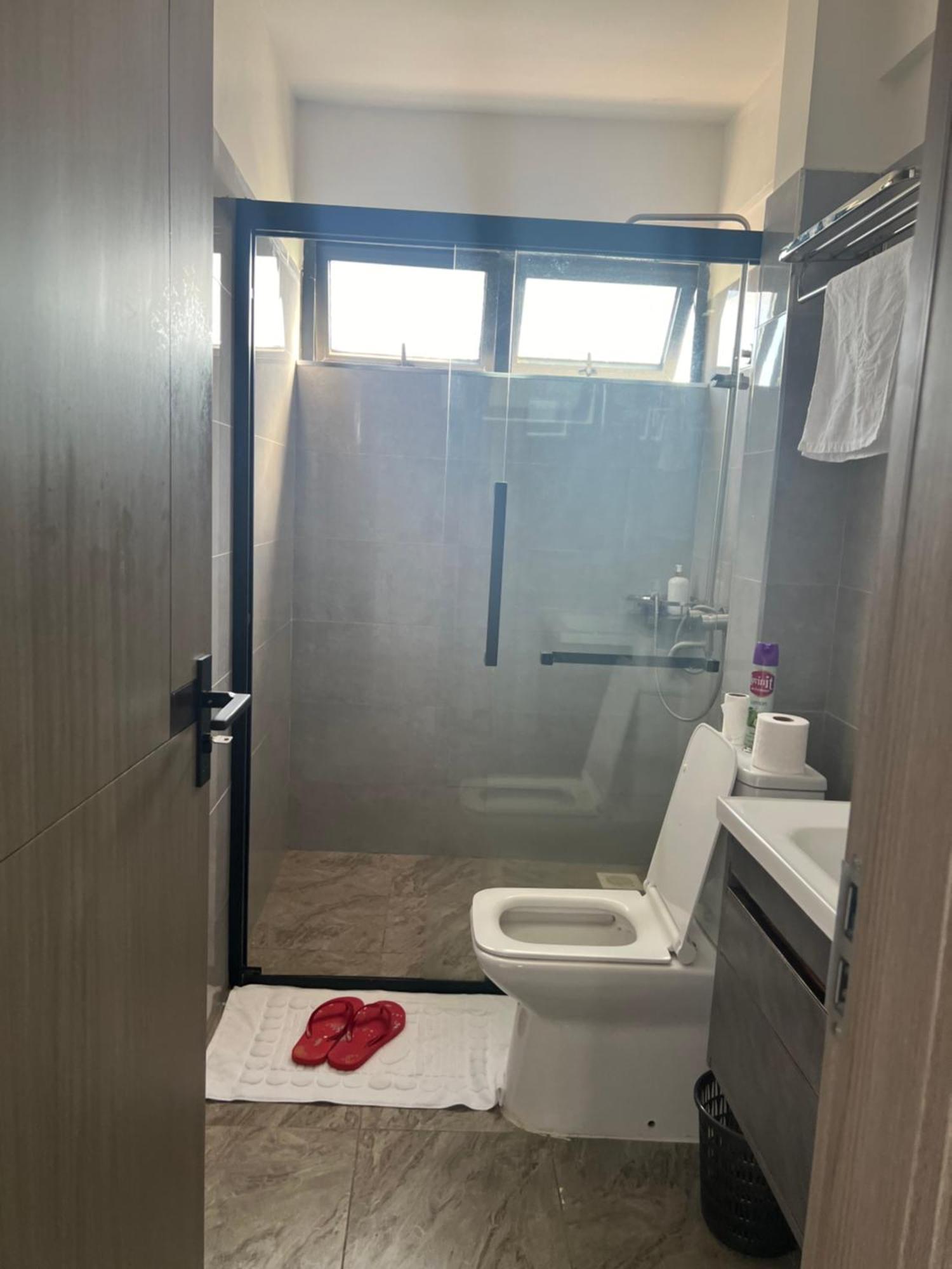 Modern 2br Ensuite With King Bed In Kilimani Nairobi