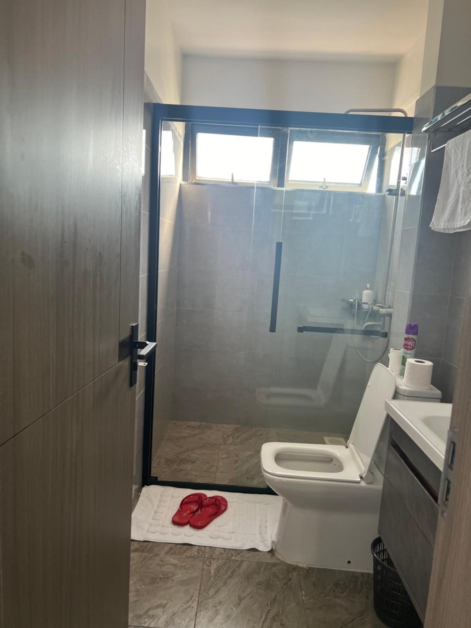 Modern 2br Ensuite With King Bed In Kilimani