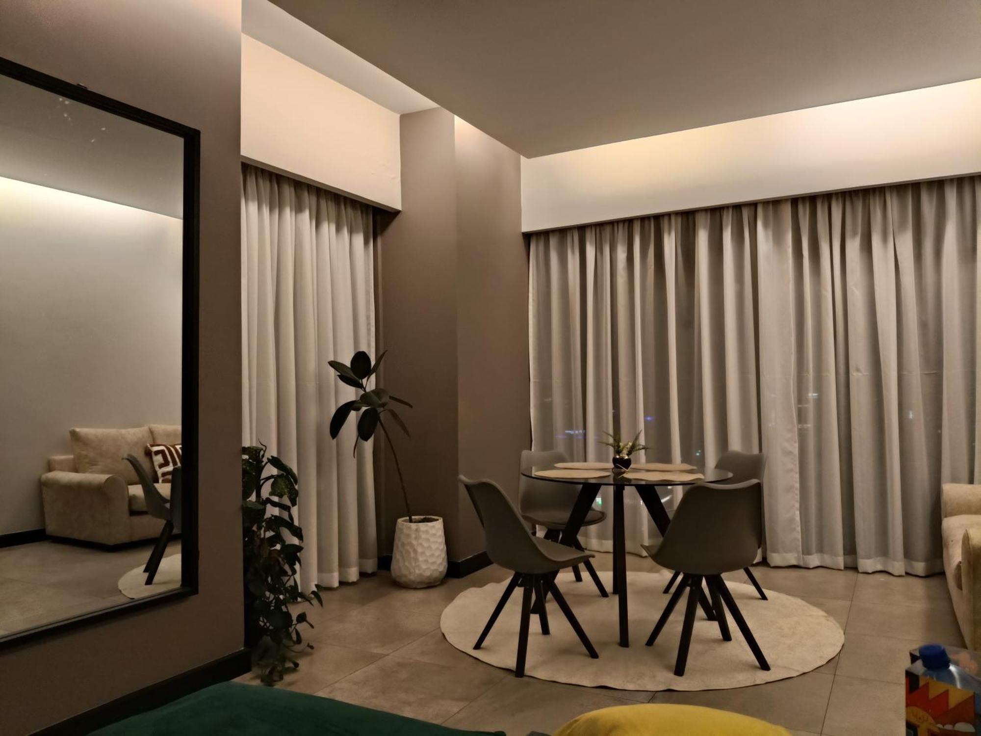 Urban Nest Apartment *