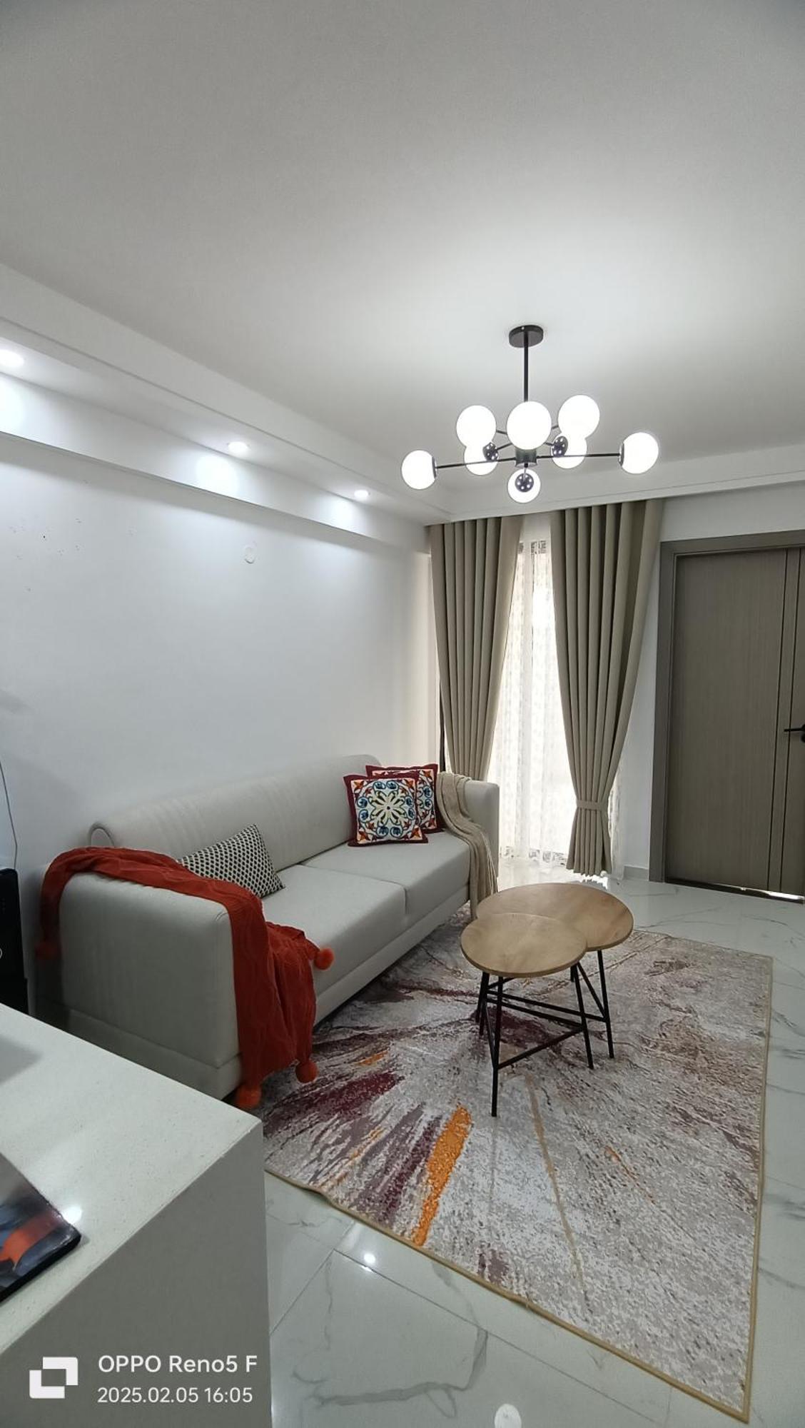 Executive, Spacious One Bedroom Apartment *