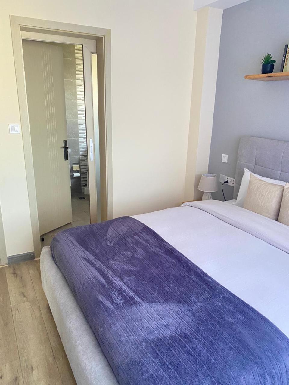 Supreme Luxury Living With Breathtaking Amazing Views Gym Heated Swimming Pool Fully Equipped Gym Children Playground And Ample Parking Space And Proximity To Major Shopping Malls And Gourmet Restraunts * Nairobi