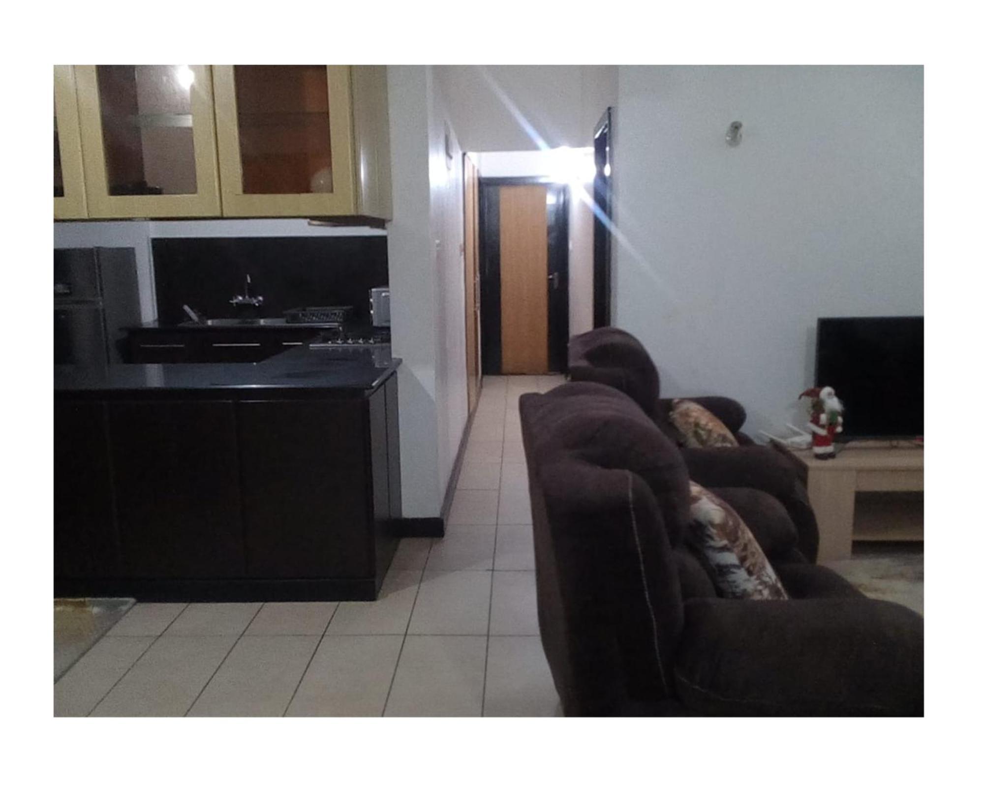 Apartment Field Court *