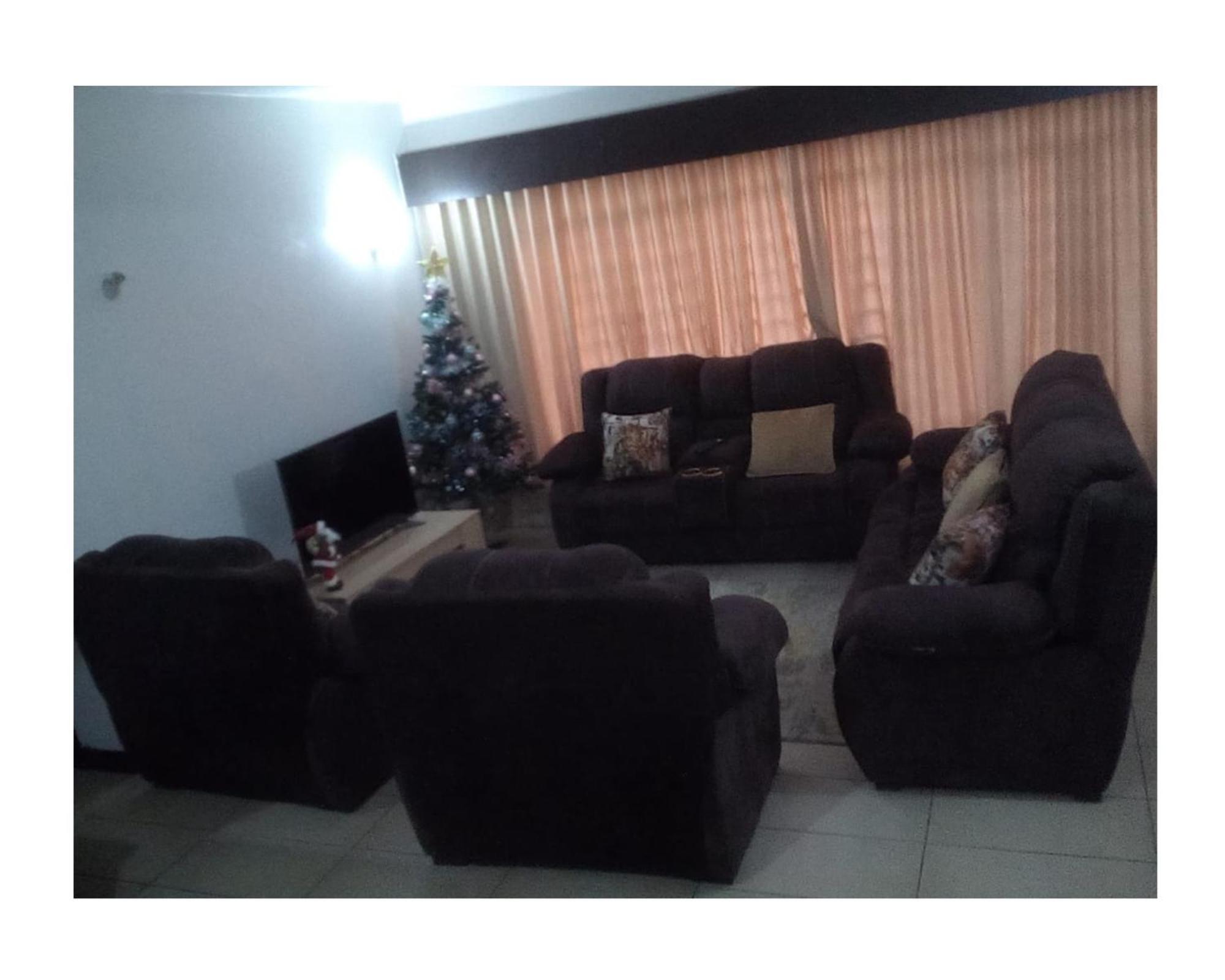Field Court Apartment *