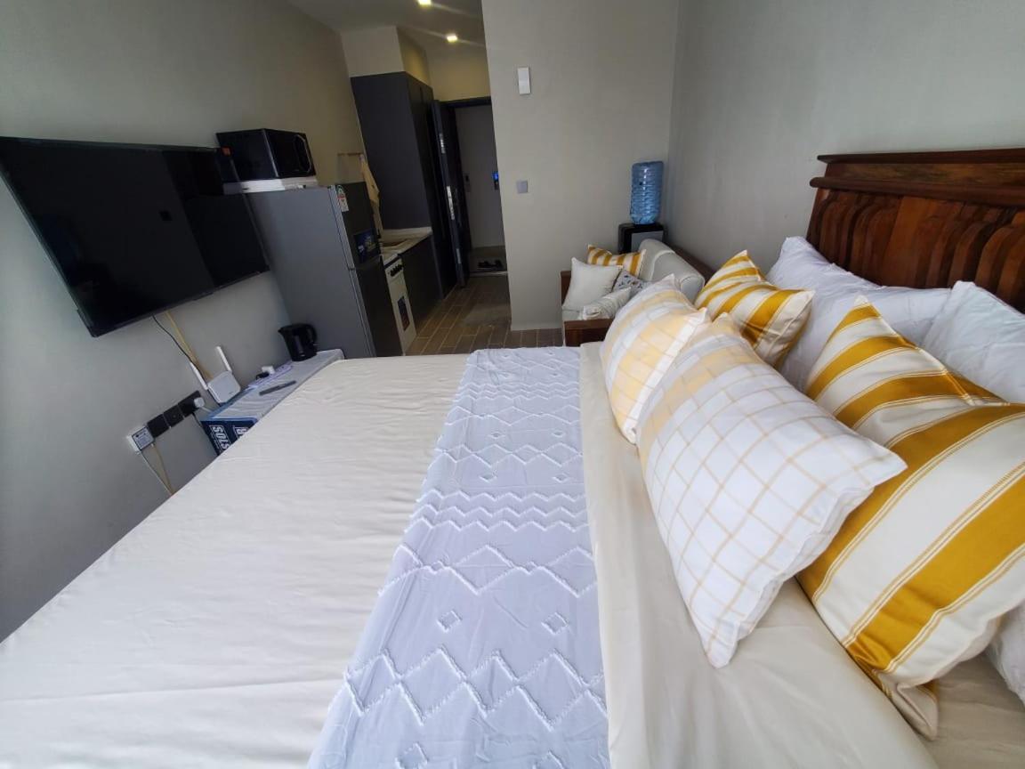 Mimah's Cozy Getaway Near Jkia In Kenya Apartment *