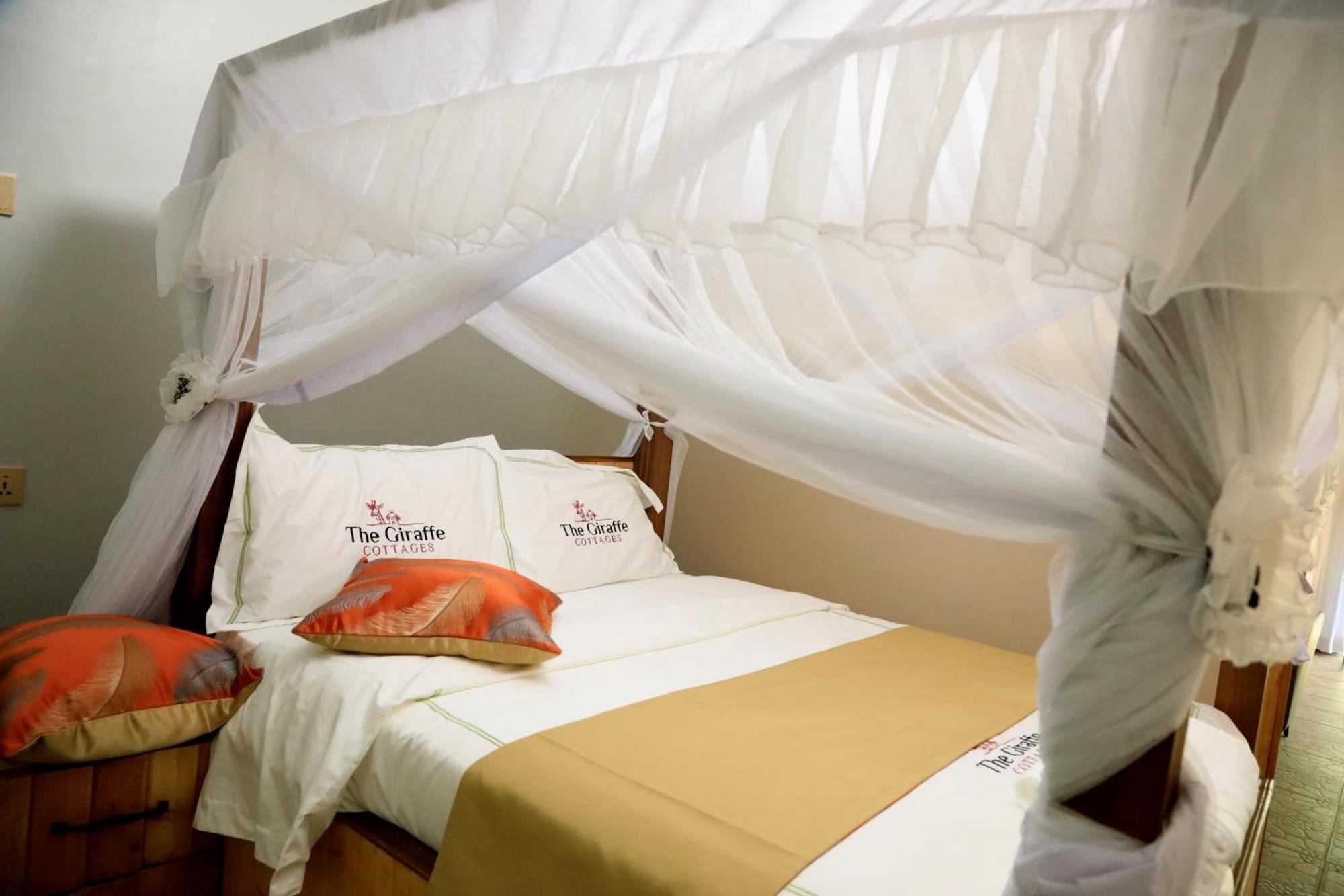The Giraffe Luxury tent