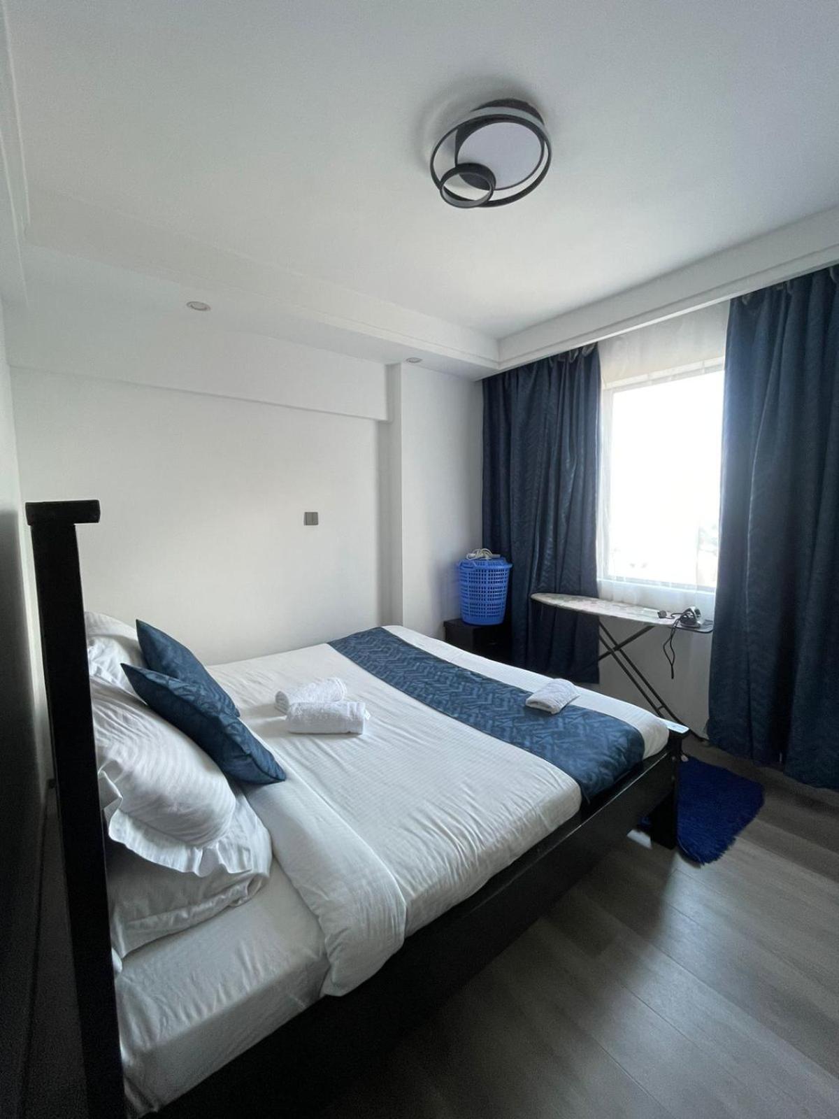 Oasis Aparthotel