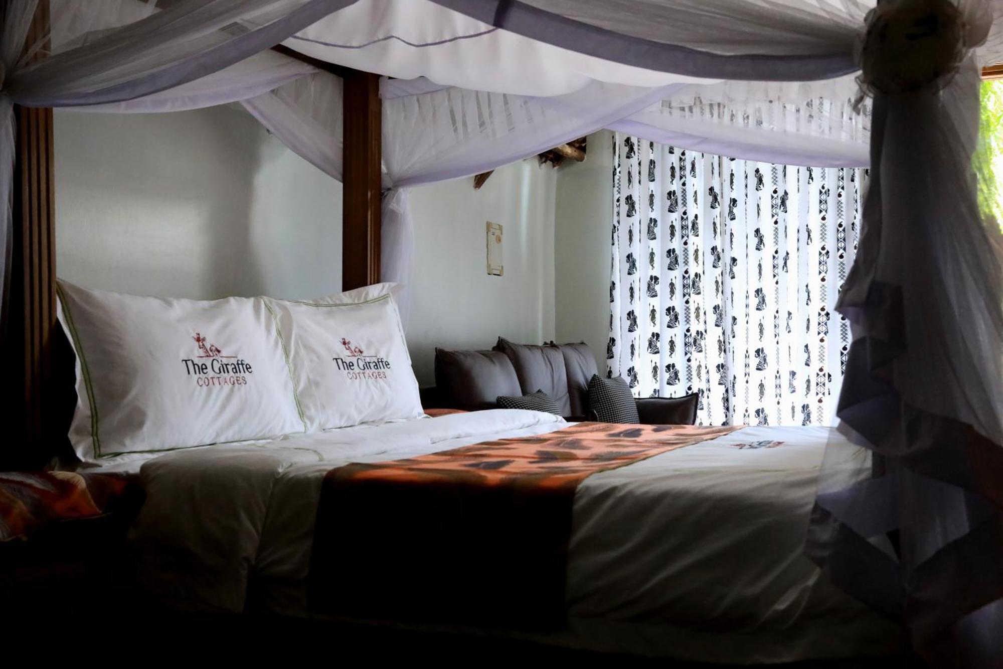 The Giraffe Luxury tent