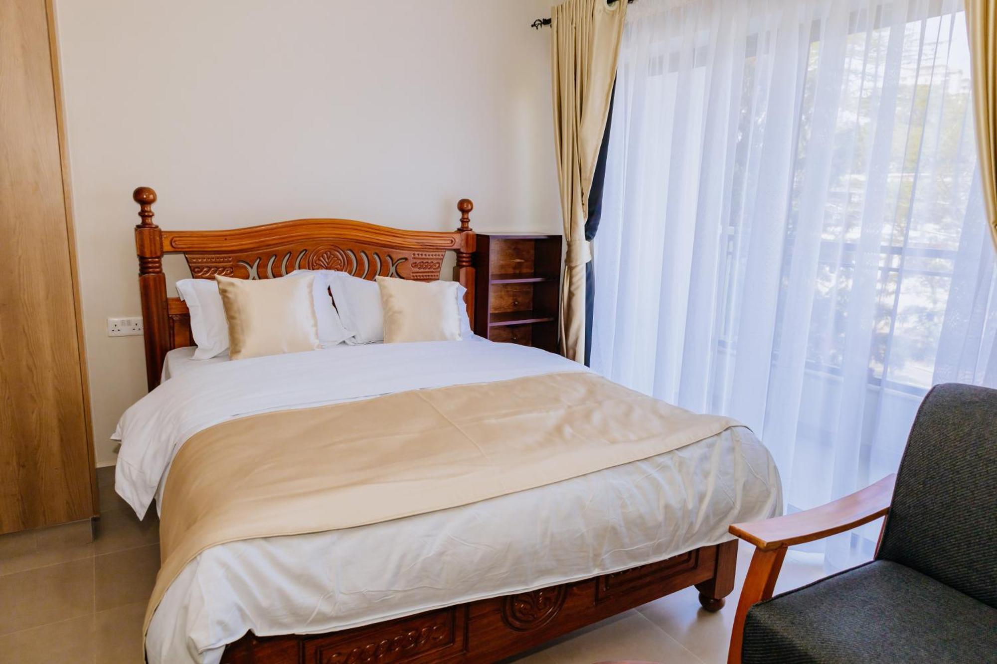 Bed & Breakfast Miiza Realtors