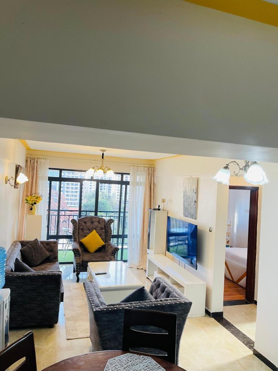 Kilimani Homes Paradise 2 Bedroom Near Yaya Centre Netflix And Balcony Apartment Nairobi