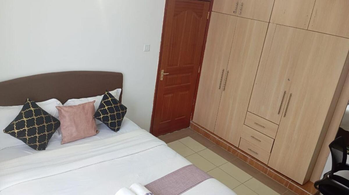 Serene Escape, Chic & Cozy Chess Apartment Nairobi