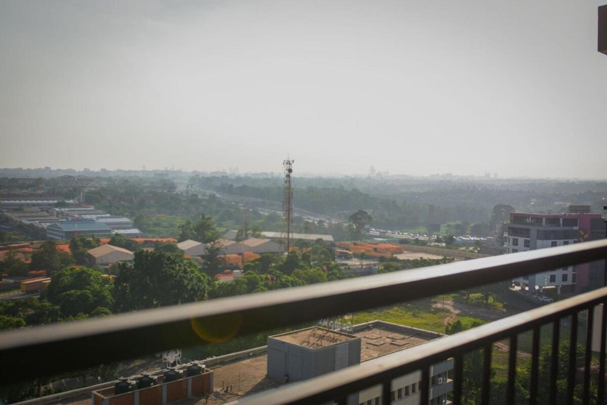1br,gym, Pool, Klb Hse, Bb Court *